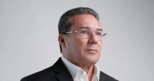 Vanderlei Luxemburgo é internado em UTI com infecção pulmonar em Palmas