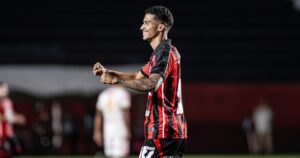 Renê marca na estreia como titular e Vitória goleia a Juazeirense pela Copa do Nordeste