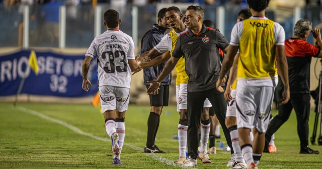 Vitória empata com Confiança, garante liderança e encara o Ceará nas quartas do Nordestão