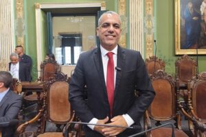 'A pesquisa mostra cada vez mais a consolidação da vitória de Flávio Bolsonaro', diz Cezar Leite