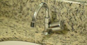 Abastecimento de água será reduzido no interior para obras da Embasa nesta terça; veja cidades afetadas