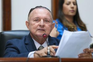 Adolfo Menezes atinge 60 assinaturas em candidatura ao Tribunal de Contas