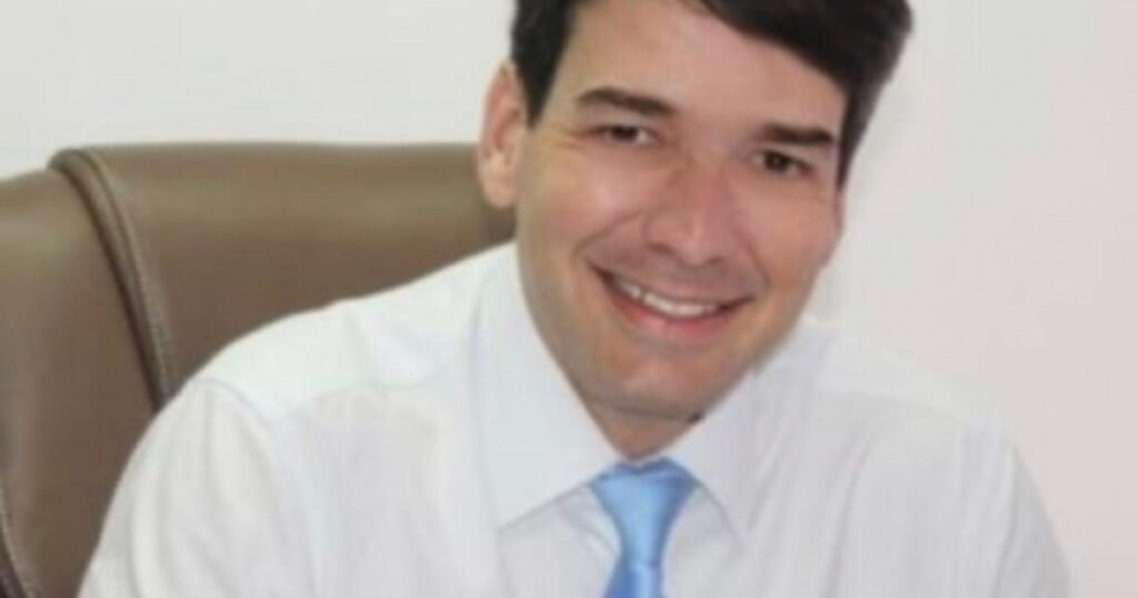 Afonso Florence é exonerado da Casa Civil para disputar reeleição à Câmara; Carlos Mello assume cargo