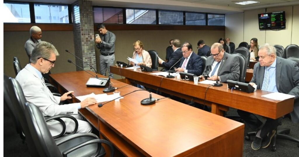 CCJ aprova projeto que proíbe farmácias de exigirem CPF de consumidores na Bahia