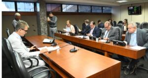 CCJ aprova projeto que proíbe farmácias de exigirem CPF de consumidores na Bahia