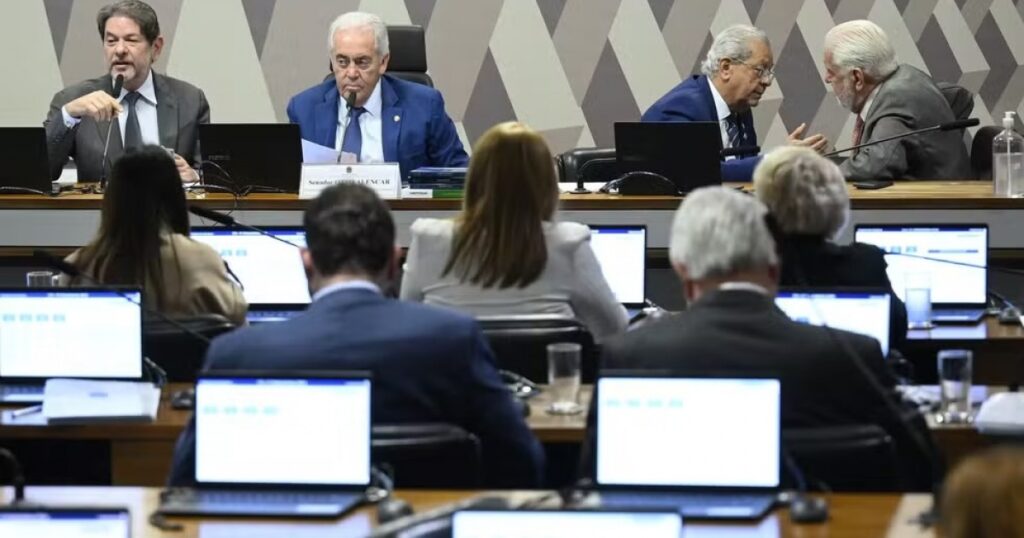 CCJ do Senado aprova PEC que acaba com aposentadoria compulsória como punição no sistema de justiça