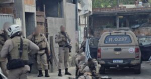Confronto em Lauro de Freitas: policiais baleados passam bem e suspeitos morrem no hospital