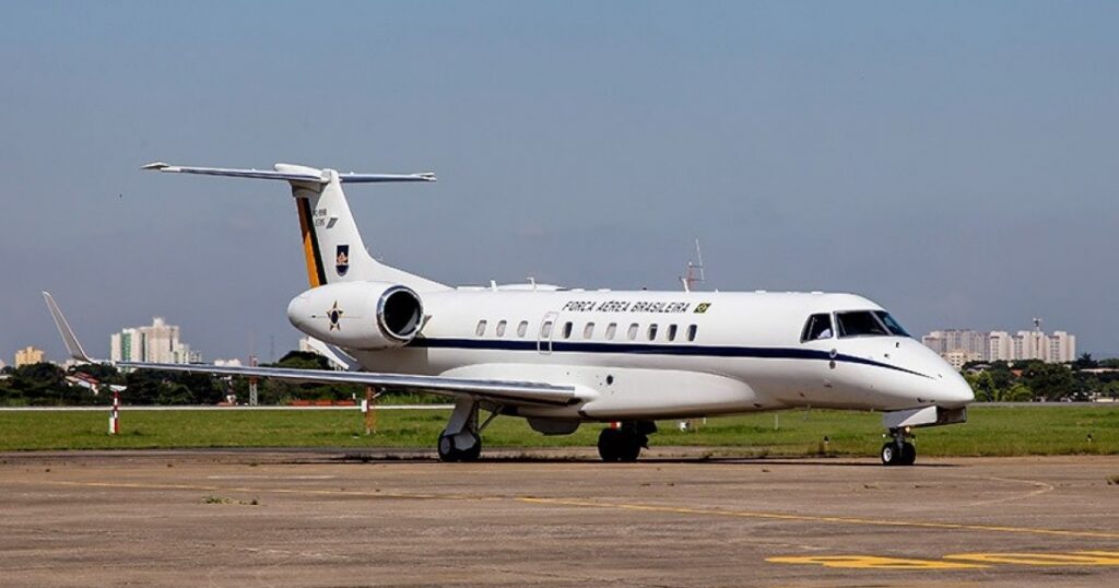 Deputada pede suspensão do uso de aviões da FAB por autoridades após estudo apontar alto custo e abusos