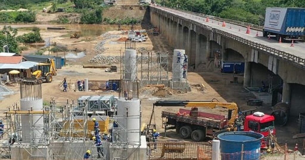 Dnit volta a interditar passagem de caminhões na ponte do Rio Jequitinhonha; órgão decretou emergência em trecho