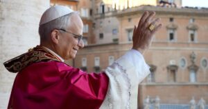 Em mensagem de Páscoa, Papa Leão XIV diz que "estamos nos tornando indiferentes à violência"