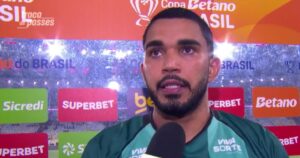 Lucas Arcanjo valoriza desempenho do Vitória contra o Flamengo: "Vamos decidir em casa"