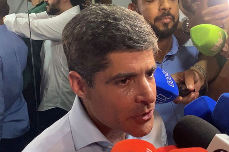 'Não tem imbróglio nenhum', diz ACM Neto sobre suplência de Coronel