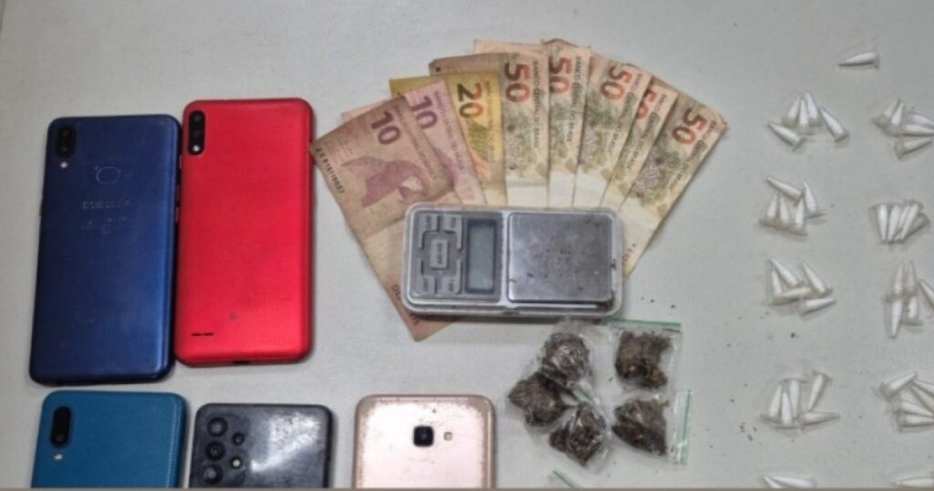 PM prende homem suspeito de tráfico em bairro de Lauro de Freitas