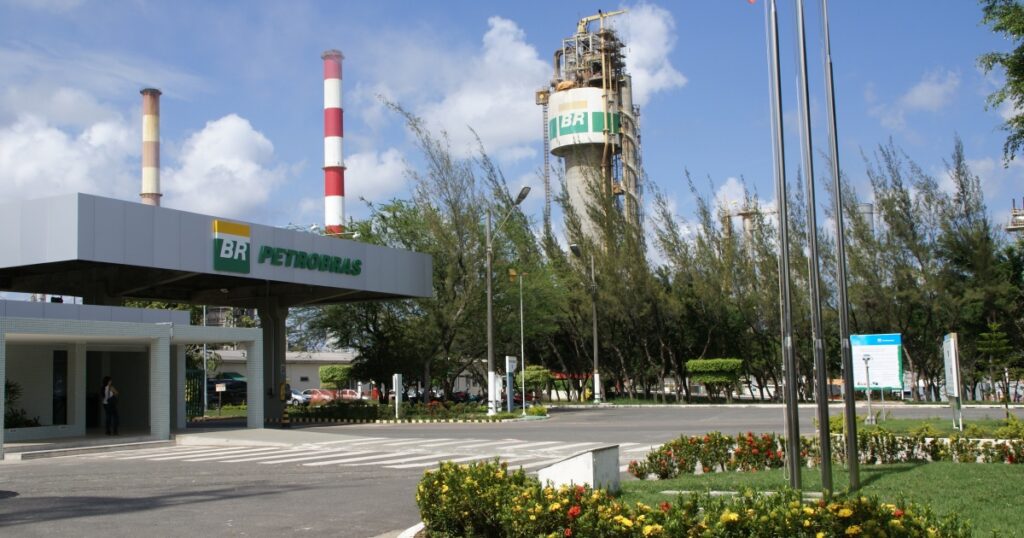Petrobras é notificada pelo Inema a prestar informações sobre condicionantes de licença em fábrica de fertilizantes no Porto de Aratu
