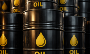 Petróleo em disparada: Preço do barril salta 7% após novas ameaças de Trump ao Irã