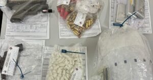 Polícia apreende armas, munições e drogas durante patrulhamento em Itamaraju