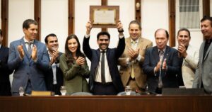 Prefeito de Luís Eduardo Magalhães recebe título de Cidadão Baiano na AL-BA