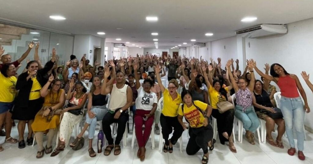 Professores de Feira de Santana anunciam paralisação após impasse com prefeitura