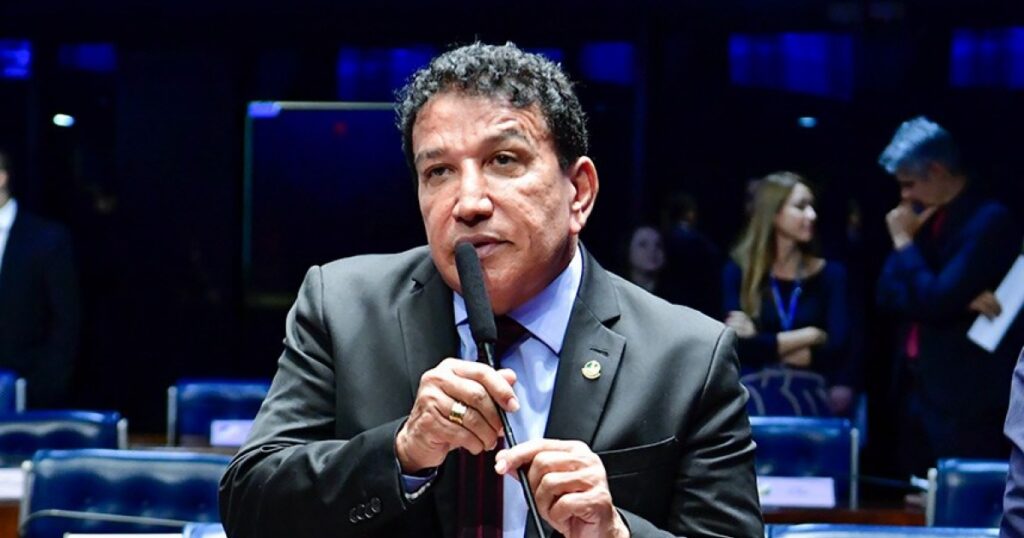Senador Magno Malta passa mal no Senado e é levado a hospital; assessoria descarta infarto