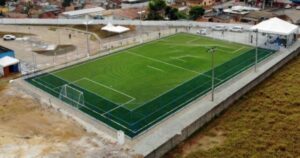 Sudesb homologa resultado de licitação de R$ 75,5 milhões para instalação de gramados sintéticos; saiba destino