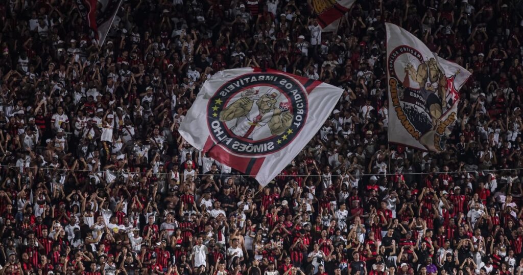 Torcida Organizada do Vitória cobra demissão do técnico Jair Ventura: "Incapaz"