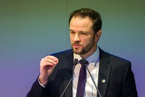 Trabalhador poderá sacar até 20% do FGTS para pagar dívidas, afirma ministro da Fazenda