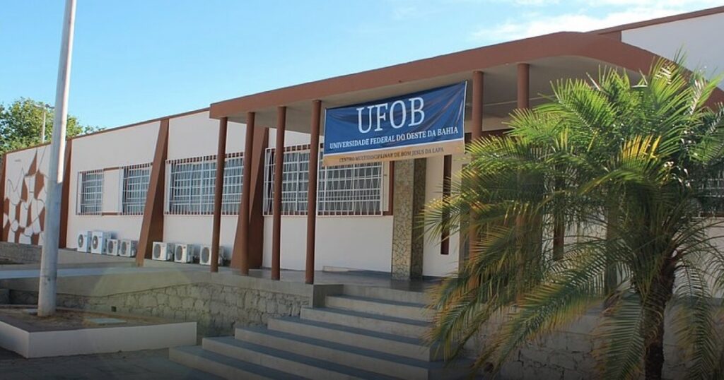 Ufob abre concurso com 29 vagas para professor com salários de até R$ 14,4 mil; inscrições terminam nesta segunda
