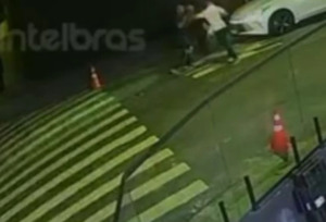 VÍDEO: Motorista de aplicativo mata passageiro que abriu porta para vomitar em São Bernardo