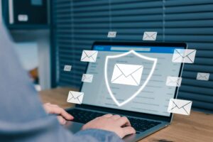 Domínio próprio e segurança: o que levar em conta ao contratar um serviço de e-mail profissional
