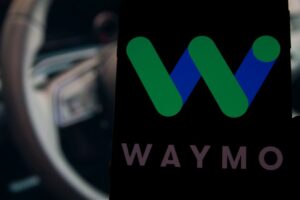 Waymo interrompe operações após incidente com enchente