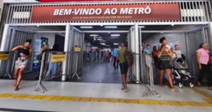 Adolescente de 15 anos denuncia estupro em banheiro de metrô em Salvador