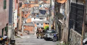 Ao menos 55 pessoas foram baleadas dentro de residências em Salvador e região este ano