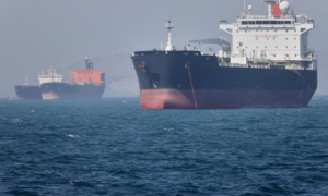 China confirma ataque a petroleiro com tripulação chinesa no Estreito de Ormuz
