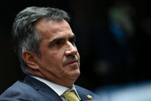 Ciro Nogueira troca defesa após operação da PF no caso Banco Master