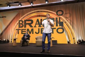 Crise do Master atinge palanques e provoca desgaste político para aliados de Flávio Bolsonaro