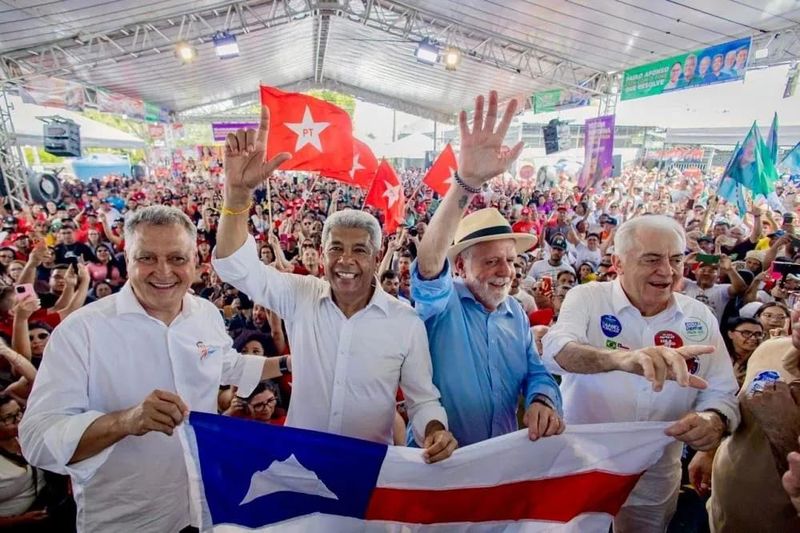 “Democracia não é território de xingamento", diz Jaques Wagner