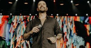 Diogo Nogueira cancela agenda de shows após diagnóstico de infecção com quadro delicado