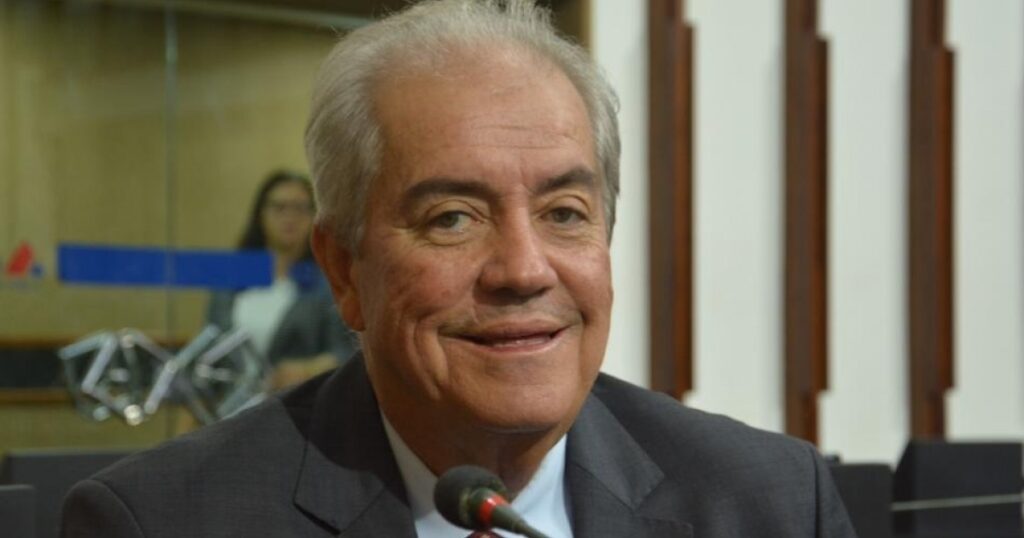 Eduardo Alencar é internado após diagnóstico de síndrome no coração em Salvador