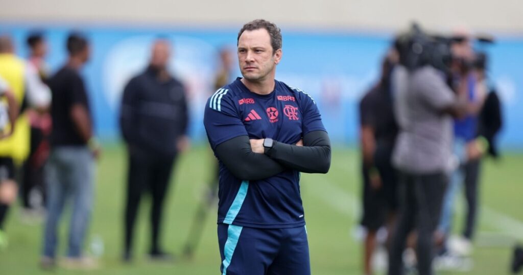 Ex-Vitória, Bruno Pivetti deixa comando do Flamengo Sub-20 após terceira derrota consecutiva no Brasileiro