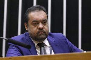 Ex-governador Cláudio Castro é alvo de operação da Polícia Federal no Rio