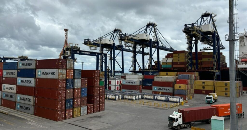 Exportações baianas recuam 13,5% em abril puxadas por paradas na indústria e sazonalidade