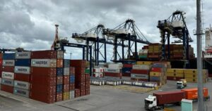 Exportações baianas recuam 13,5% em abril puxadas por paradas na indústria e sazonalidade