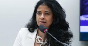 Funcionária denuncia suposto suborno para confirmar vírus na Bahia; Presidente da ANPC confirma áudio, mas nega acusações