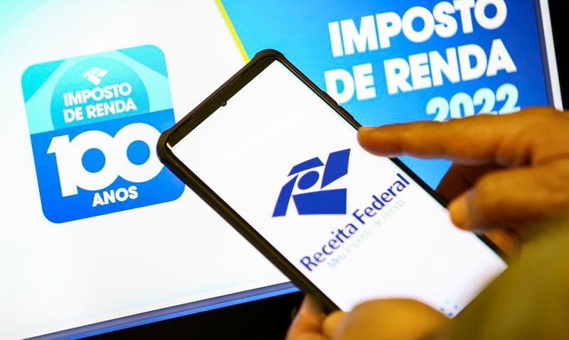 Golpes com aplicativos e sites falsos da Receita crescem na temporada do Imposto de Renda 2026
