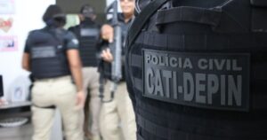 Homem é preso por tráfico de drogas próximo à delegacia em Belmonte