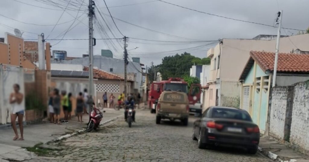 Irmãos que foram carbonizadas após incêndio em Serrinha morreram abraçados