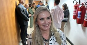 Ivana Bastos presta apoio a Adolfo Menezes em sabatina na CCJ da AL-BA e afirma: "Teremos um amigo no Tribunal de Contas"