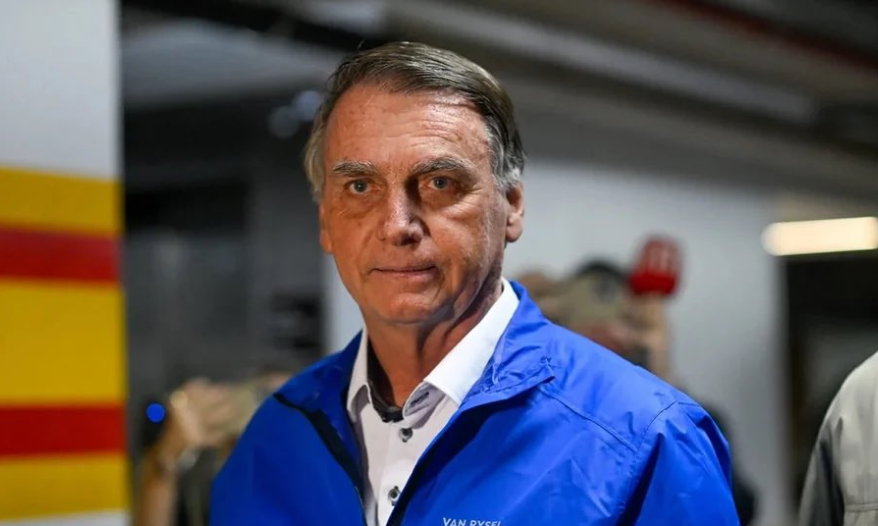 Jair Bolsonaro passa por cirurgia no ombro nesta sexta, em Brasília