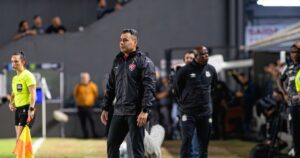 Jair Ventura admite que Vitória enfrentou o Santos pensando na final da Copa do Nordeste