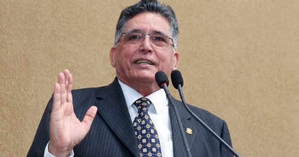 Justiça mantém o mandato do prefeito de Porto Seguro